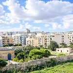 Duplex Penthouse With 3-bedrooms, 2 Sofa Beds And Terrace, Close To The Sea Apartment Gzira