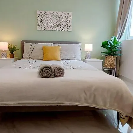 Apartamento Duplex Penthouse With 3-bedrooms, 2 Sofa Beds And Terrace, Close To The Sea Gzira