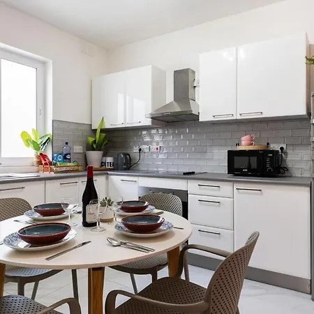 Duplex Penthouse With 3-bedrooms, 2 Sofa Beds And Terrace, Close To The Sea *