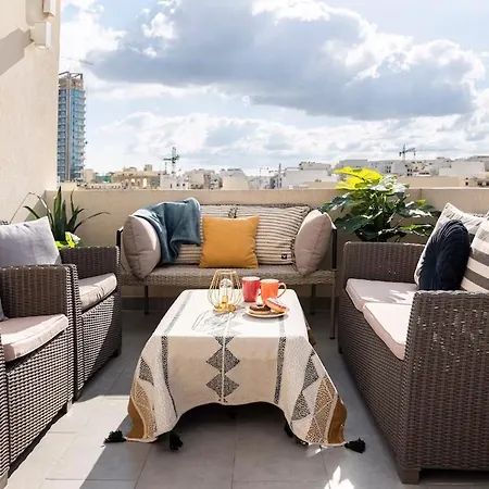 Apartament Duplex Penthouse With 3-bedrooms, 2 Sofa Beds And Terrace, Close To The Sea