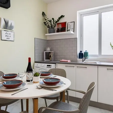 Apartamento Duplex Penthouse With 3-bedrooms, 2 Sofa Beds And Terrace, Close To The Sea *